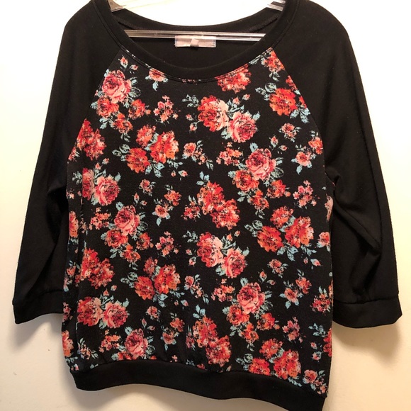 Flower shirt - Picture 1 of 2